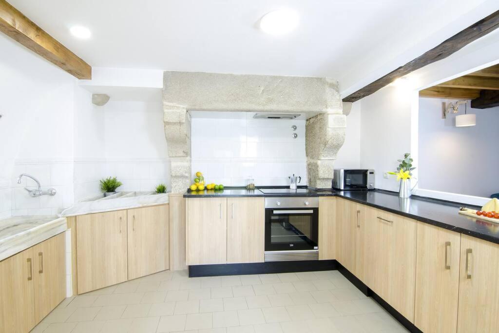 Vella Nova By Serendipia Turismo ซานติอาโก เด กอมโปสเตลา ภายนอก รูปภาพ